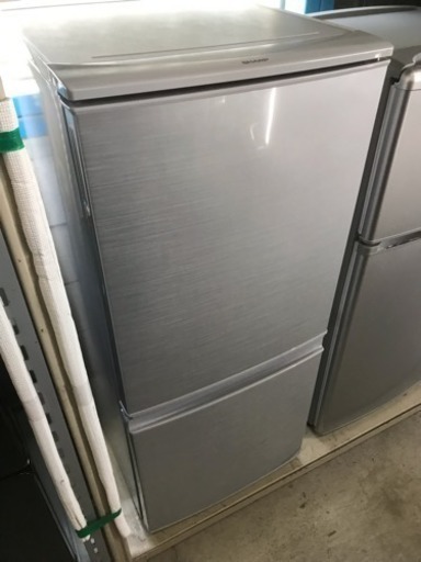 お持ち帰り特価！ SHARP ノンフロン冷凍冷蔵庫 SJ-D14C-S 137L 2017年製