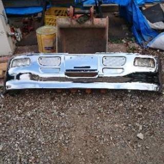メッキバンパー