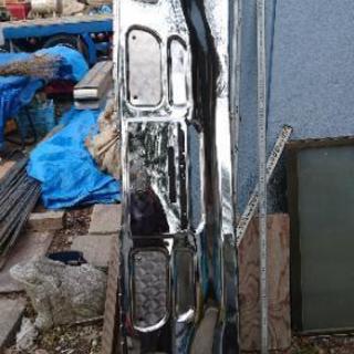 メッキバンパー