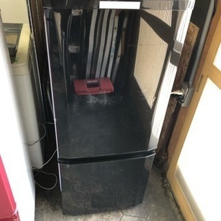 MITSUBISHI 黒い冷蔵庫
