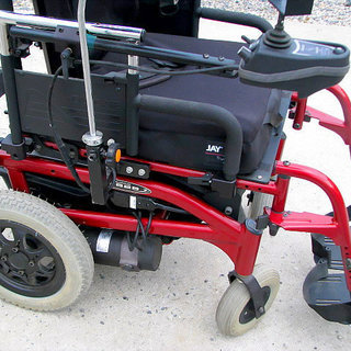 クイッキー Quickie S525 電動車椅子俊足の時速10キロタイプ