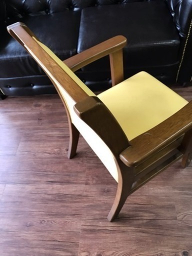 肘置き付き 木椅子