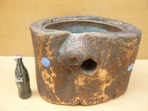 天然木使用の火鉢・時代物　銅板の落とし