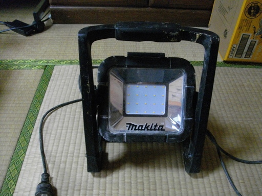 マキタ　LEDスタンドライト　ML805