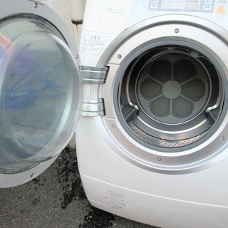ドラム式洗濯機 ナショナル｢シャワー泡洗浄｣採用のななめドラム