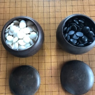 囲碁盤と碁石