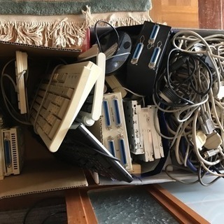 古いパソコンのケーブル、いっぱい！