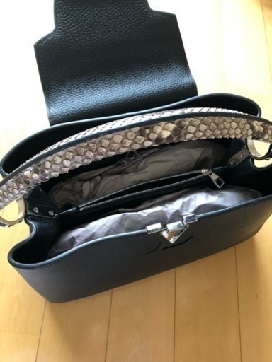 ハンドバッグ ルイヴィトン  カプシーヌ