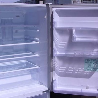 19K0063 D MITSUBISI/三菱 ノンフロン冷蔵庫 MR-D30X-W 289L 2015年製 中古