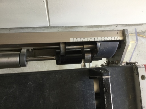 極東産機 クロス 糊付け機