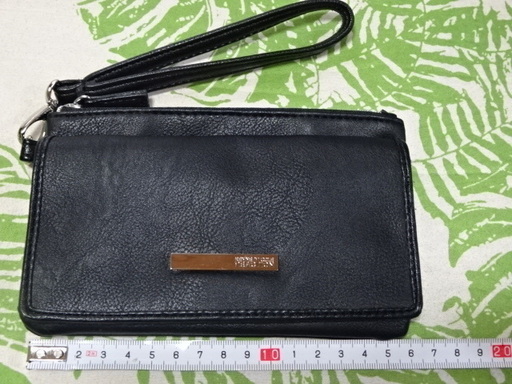 KENNETH COLE　ハワイ購入☆収納力充分のウォレット