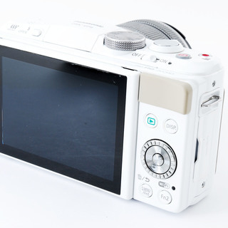 Panasonic Lumix DMC-GF6W ホワイト レンズキット★極上美品★自分撮りミラーレス★元箱、レンズフード、8GB新品SDカード付き