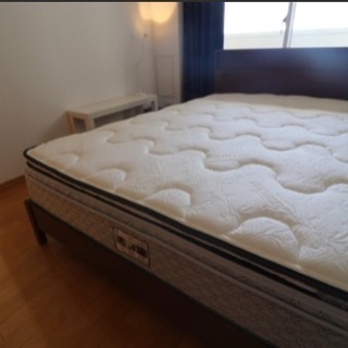 美品 ダブルベッド Sealy (シーリー社)