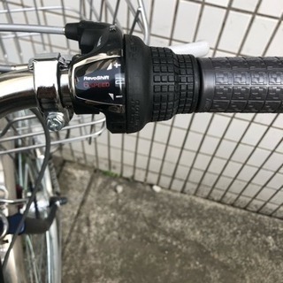 自転車 更にまた値下げしました〜27インチ6段ギア オートライト自転車