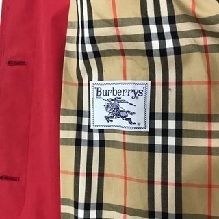 バーバリートレンチコート赤