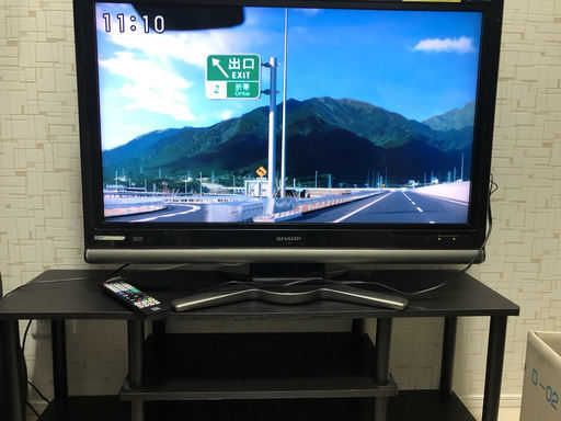 【美品】37型シャープ亀山モデル　リモコン+アンテナケーブル+テレビ台もセットでお渡しできます！