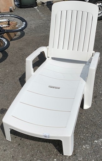 フィジーサラウンジャー　Grosfillex　中古品