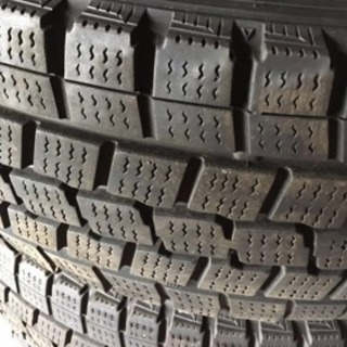 ハイエースに LTタイヤ&アルミホイール 4本