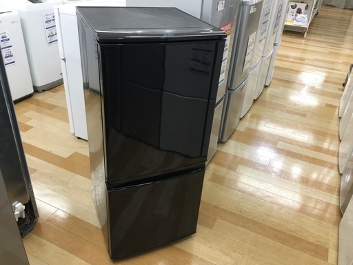 安心の6ヶ月保証付！2015年製 SHARPの137L2ドア冷蔵庫【トレファク　岸和田】 7880円