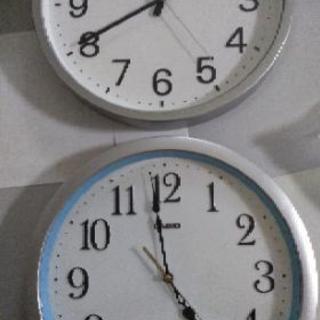 受取者決定　シンプルな掛時計2つ　取りに来れる方限定
