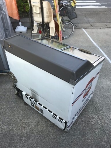 サンヨー 冷凍ショーケース 160L SCR-090G