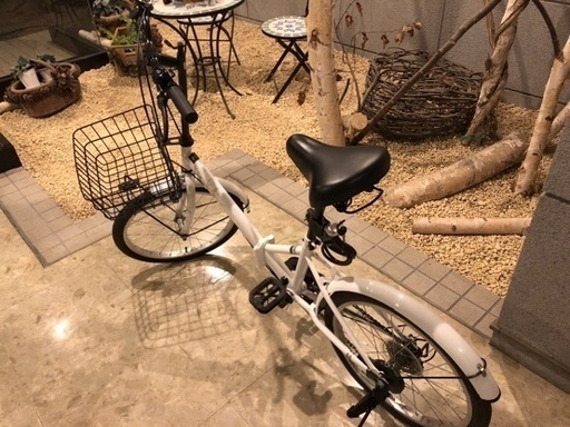 26日お届け限定☆美品☆カゴ付き折畳み自転車！