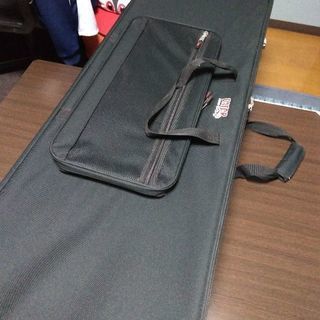 Roland JUNO-DS88, GATORキャリー付きケース