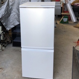 【SHARP】ノンフロン冷凍冷蔵庫/137L/2010年製