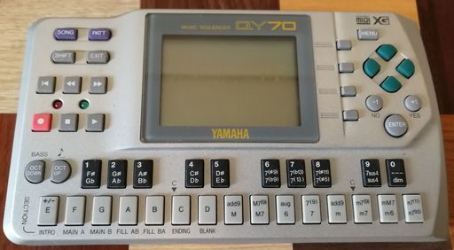 中古YAMAHA「QY70」