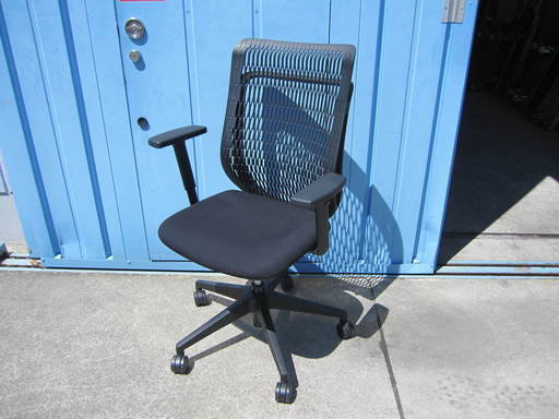 事務イス　ウチダ製AJチェア　ハイバック　2012年製　肘あり　ブラック　椅子