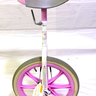 一輪車　ピンク　 室内保管　 錆ナシ １８サイズ　スタンド付き
