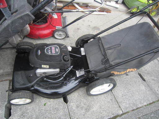 自走芝刈り機5馬力バケット付き