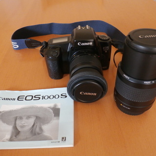 フィルム一眼レフ　Canon EOS1000S ZOOM レンズ2本付