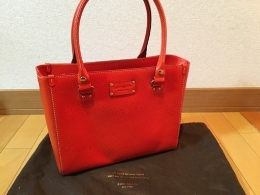 新品未使用のkatespade　ケイト・スペード　レザーハンドバッグ　オレンジ A4サイズ収納可 営業の方にも