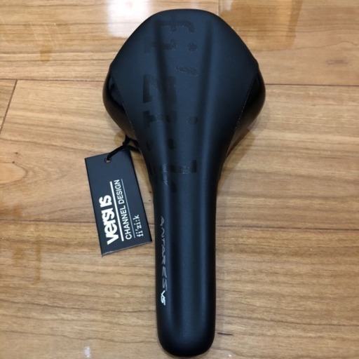 fizik ANTARES VERSUS フィジーク アンタレス vs サドル