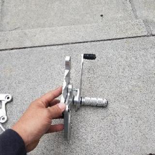 ホーネット250　BEETバッグステップ　EARL\'Sメッシュホース　赤パッドつき