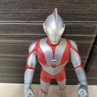 ウルトラマン　電池入れてどうなる？