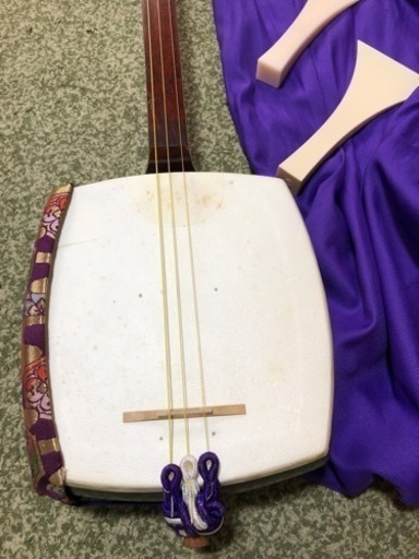 三味線、バチ、弦、駒、スタンド、袋、教則本セット