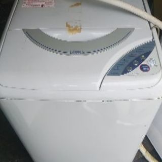 洗濯機　古くて汚れていますが使えます。