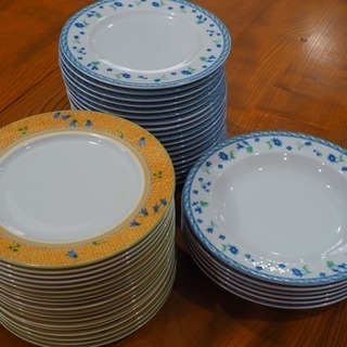 イタリア製皿44枚 展示品