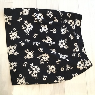黒の花柄スカート★Lサイズ