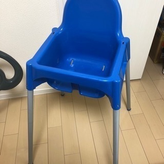 小さい子供用の椅子です