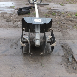 2サイクルの耕運機です、
