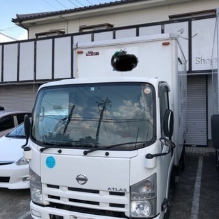 【値下げしました】貨物用2トントラック（日産アトラス、アルミバン）