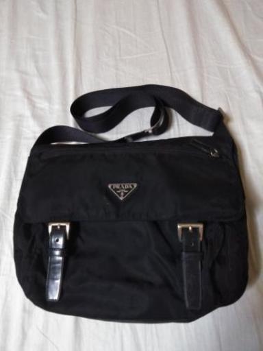 プラダ　中古　ショルダーバッグ