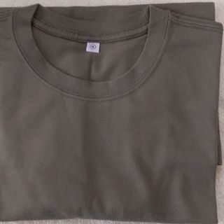 【値下げ】未使用 ユニクロ Tシャツ メンズMサイズ（レディスL...