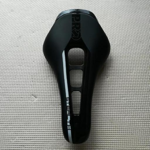 【美品】SHIMANO　stealth　サドル　サイズ　142mm