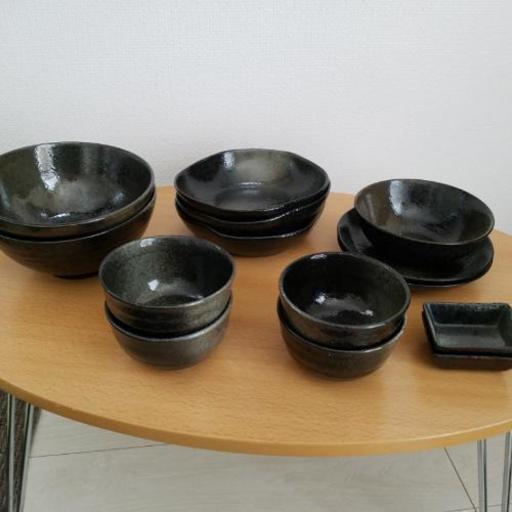 黒い食器セットで かずやん 武里の家具の中古あげます 譲ります ジモティーで不用品の処分