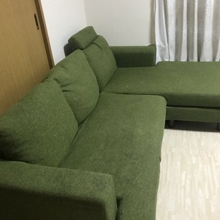 グリーンのソファ