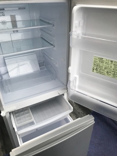 取引中2017年製シャープ冷凍冷蔵庫ホワイト美品。千葉県内配送無料
